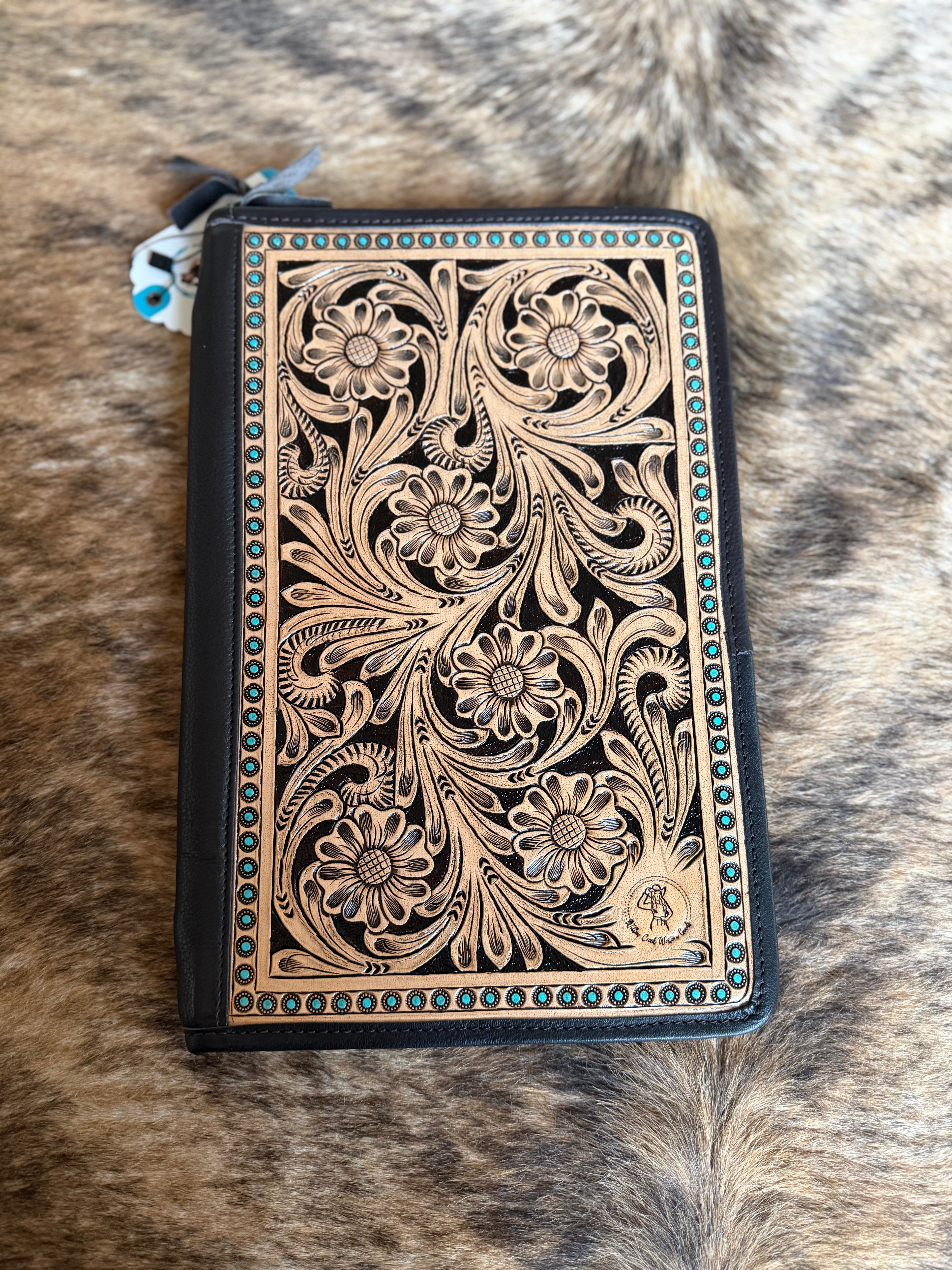 Travel leather jewelry organizer