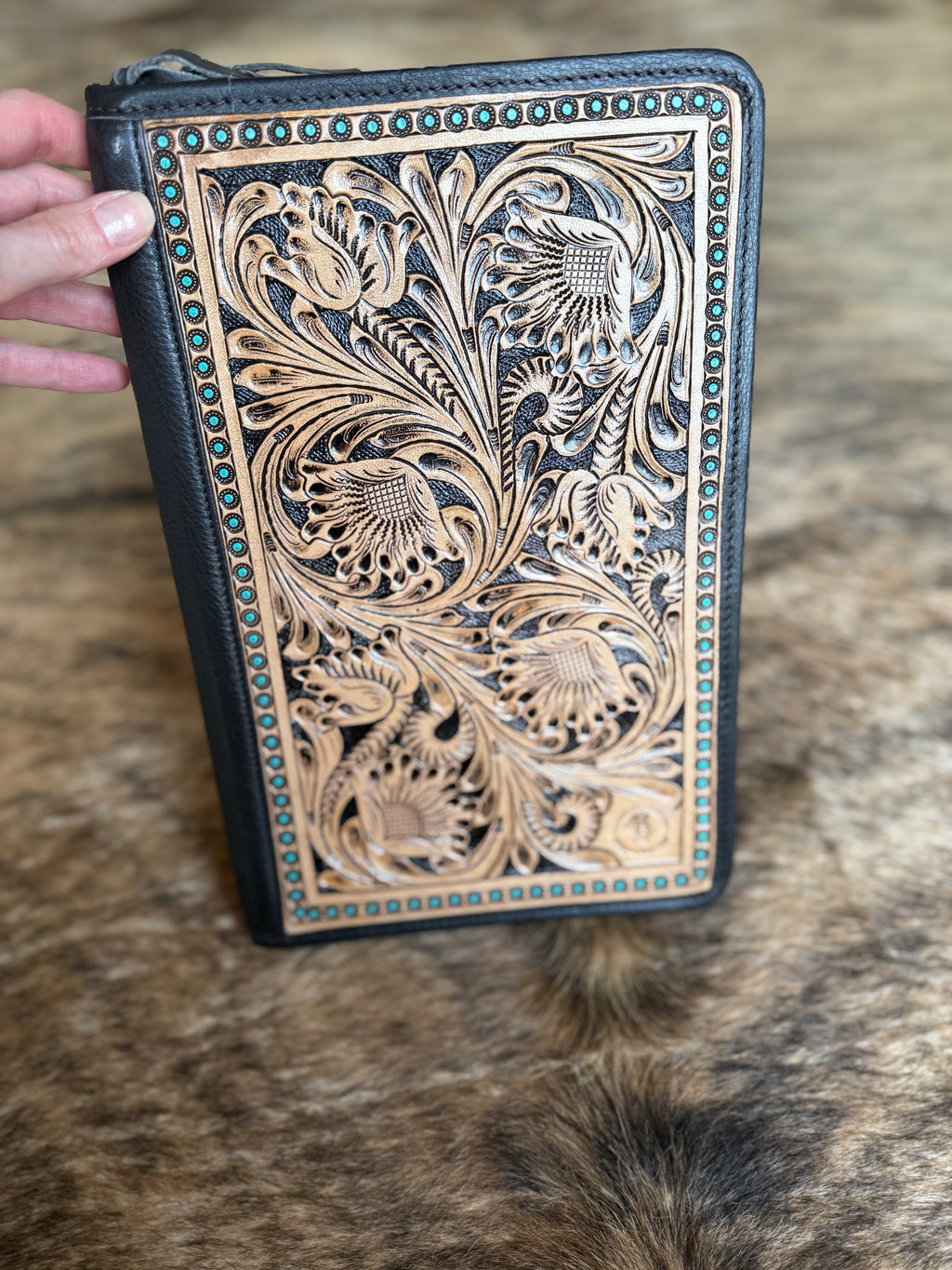 Travel leather jewelry organizer