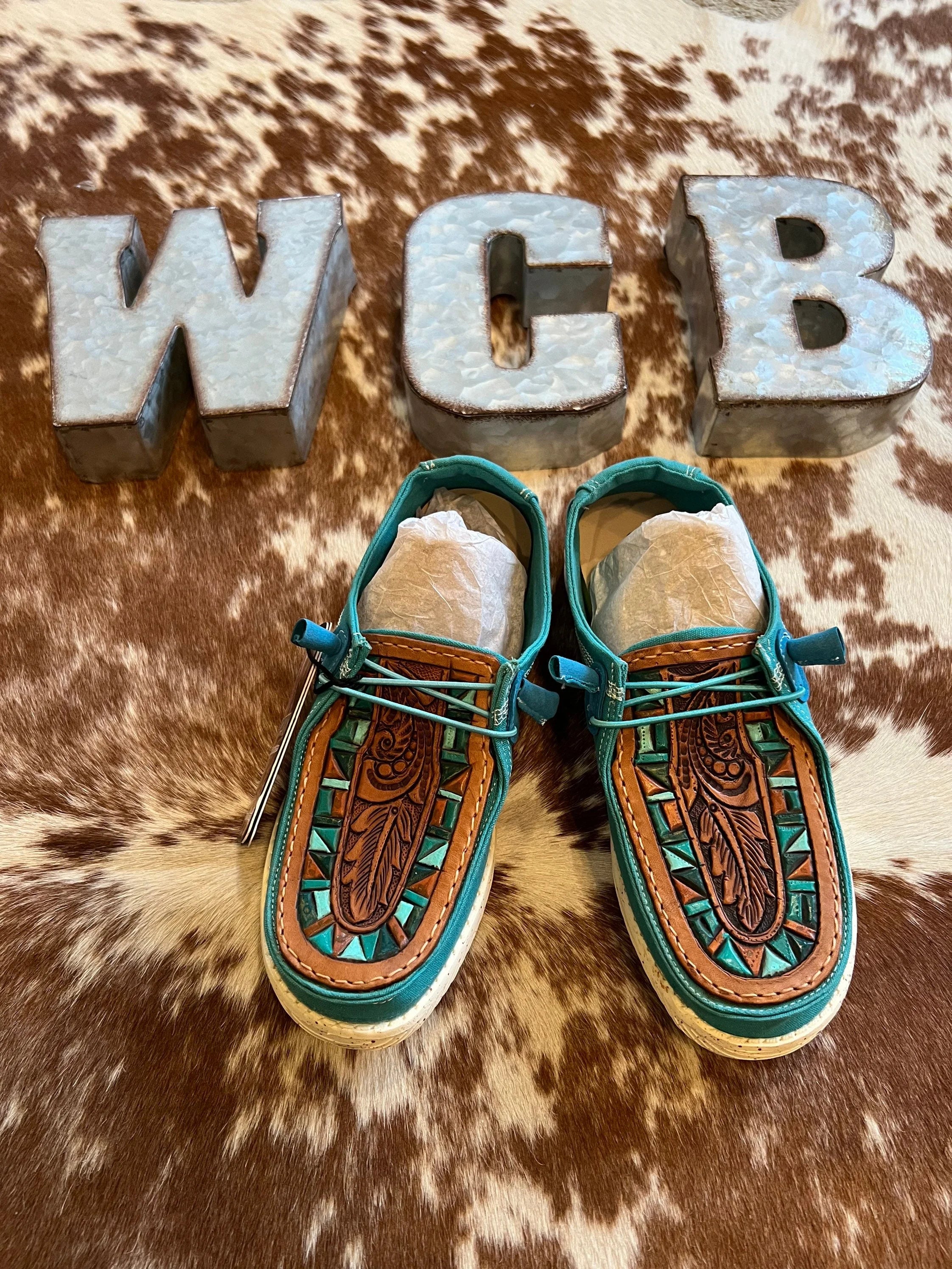 Tooled feather turquoise leather shoes