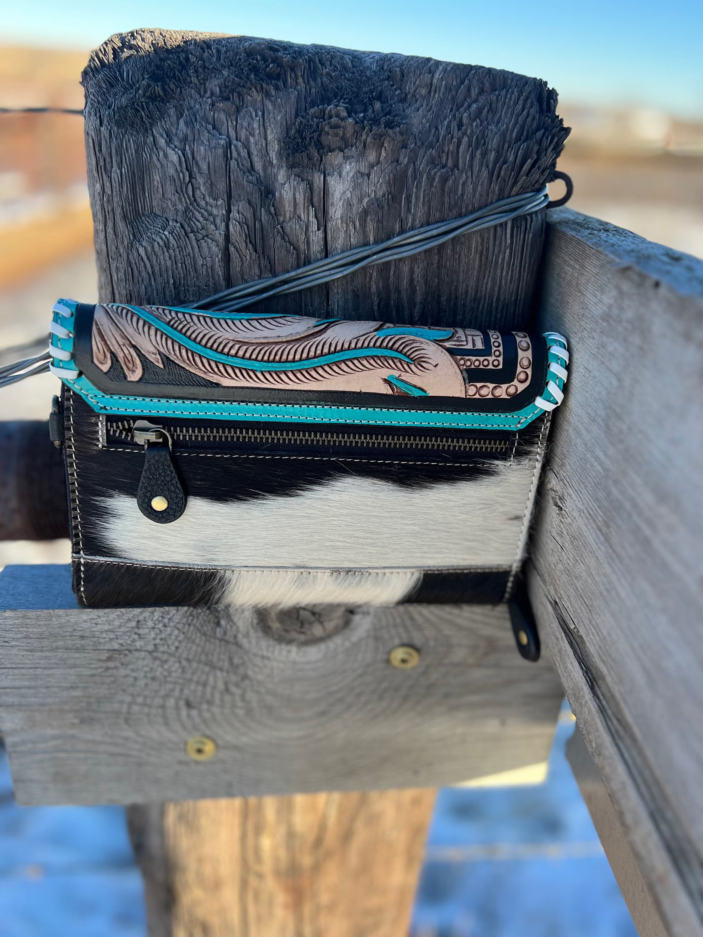 Crossbody wallet